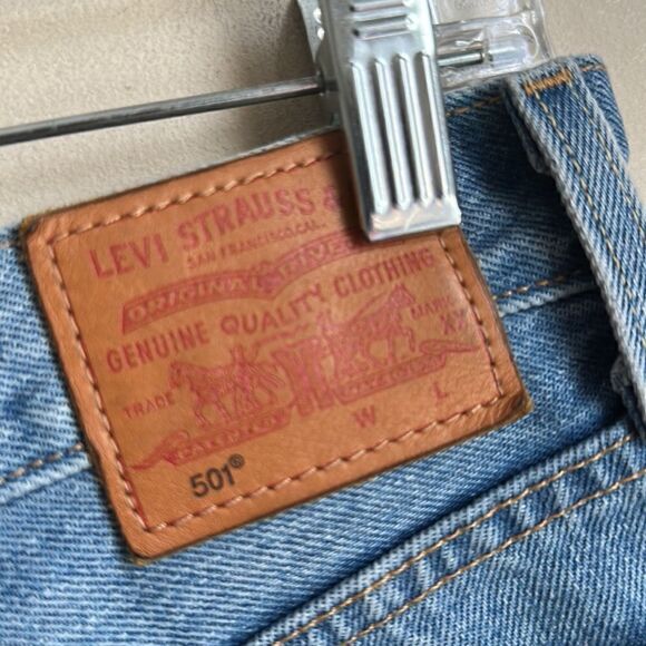 Levi’s 501 Button fly Jean Shorts 30W - Picture 4 of 6